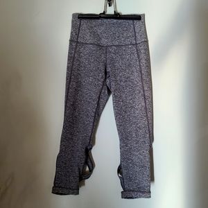 Zella Gray Cropped Leggings